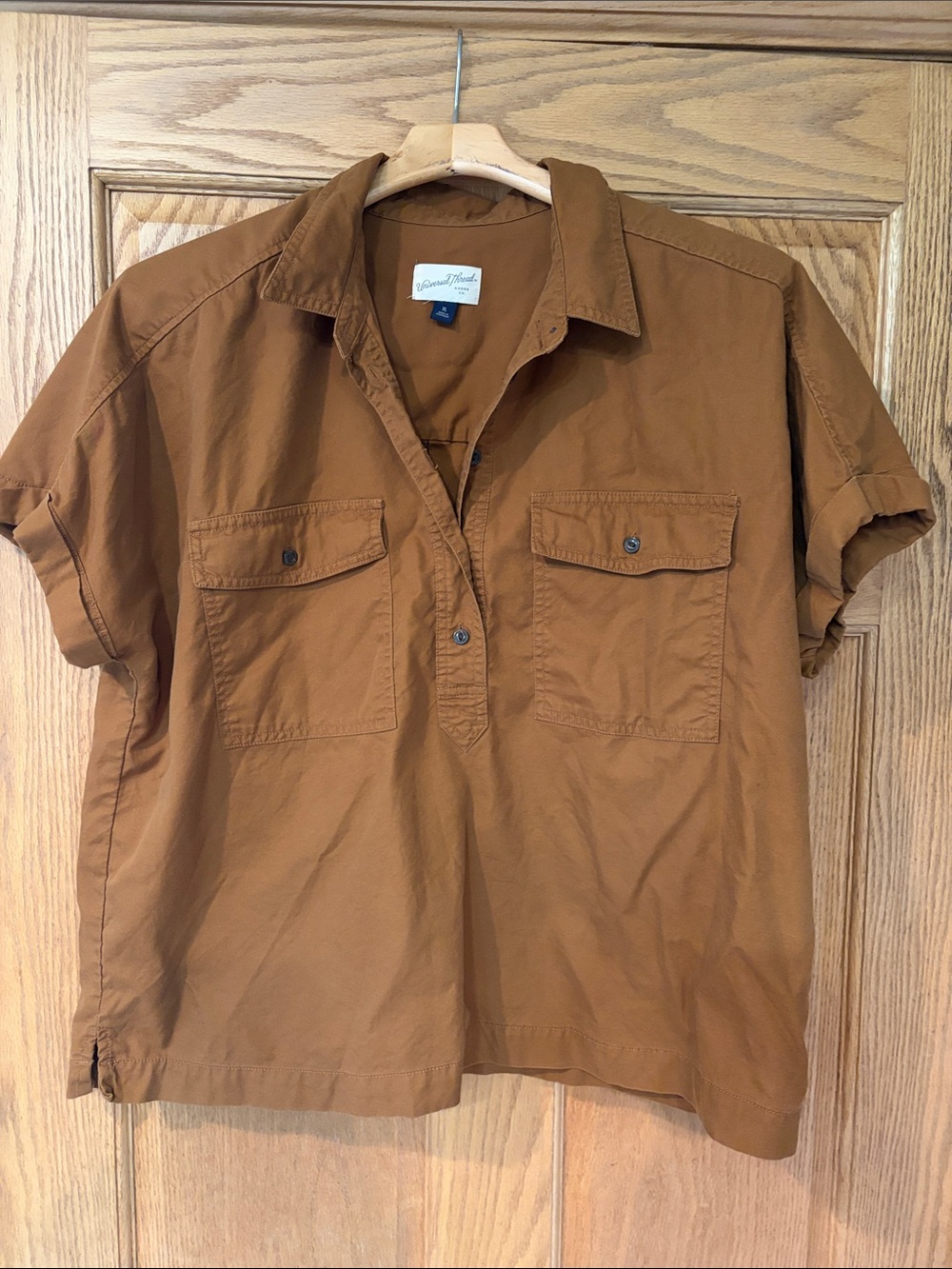 Universal Thread Women's Casual Short Sleeve Button-Down Shirt - Rust Brown